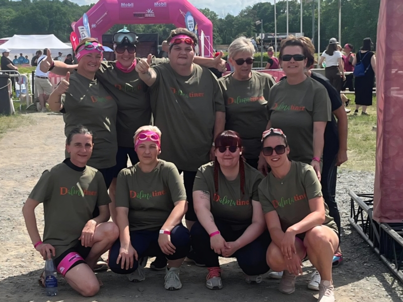 Teamgeist beim Muddy Angel Run in Leipzig